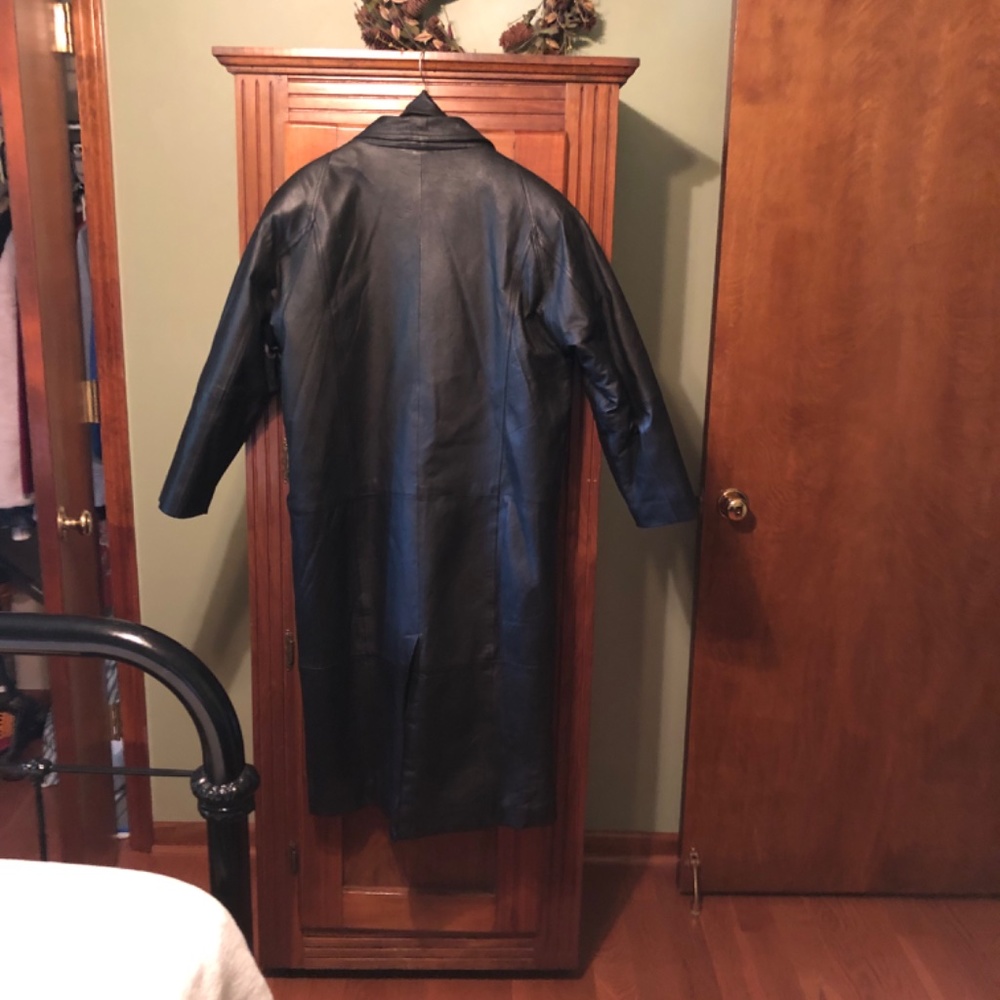 coat - Picture 2 of 2